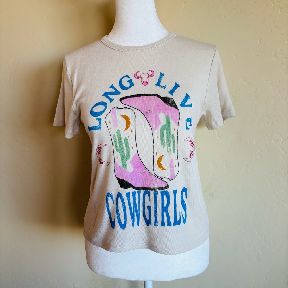 Long Live Cowgirls Graphic Tee - Picture 11 of 11